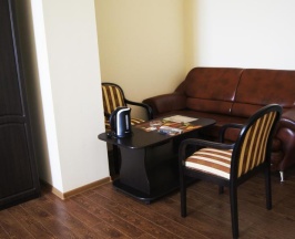 Номер полулюкс с 2 односпальными кроватями в Арарат