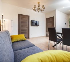 Двухкомнатный семейный.Мансарда в Три Восьмёрки