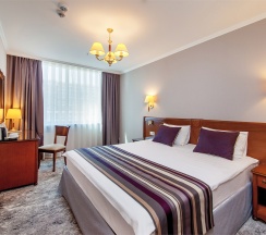 Стандартный номер с кроватью размера "king-size" в Crowne plaza