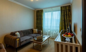 Двухместный люкс Astoria Grand двуспальная кровать в Astoria Grand Hotel