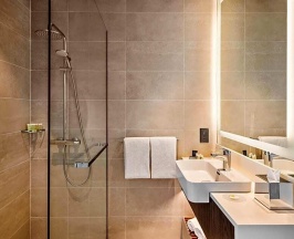 Двухместный номер Guest с частичным видом двуспальная кровать в Отель Courtyard by Marriott Baku