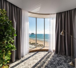 Апартаменты с террасой с видом на море в Grand hotel Anapa