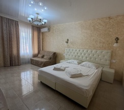 Комфортный номер с балконом в Изабелла