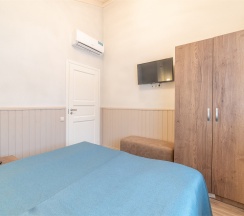 Таунхаус с электрическим камином в Лепота