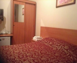 Двухместный номер с двуспальной кроватью в Театральная