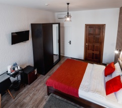 НОМЕР "СТАНДАРТ С ДВУСПАЛЬНОЙ КРОВАТЬЮ" в Liki loft hotel