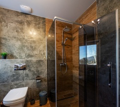 Коттедж трехкомнатный с 3 спальнями в Viking village