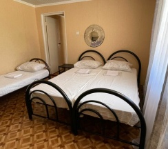 Семейный двухэтажный коттедж в Белые скалы