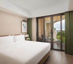 Четырёхместный люкс High Floor с 2 комнатами с видом на океан в Holiday Inn Resort Sanya Bay by IHG