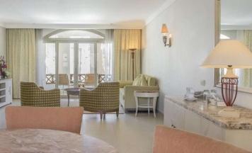 Люкс семейный с 2 комнатами с видом на бассейн в Concorde El Salam Sharm El Sheikh Front Hotel