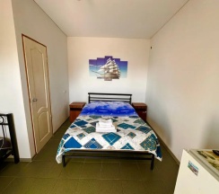 Трёхместный номер Стандарт с балконом в Морские истории