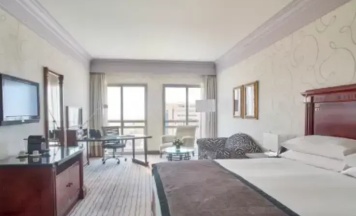 Двухместный номер клубный Premium (двуспальная кровать) в Отель InterContinental Cairo Citystars by IHG