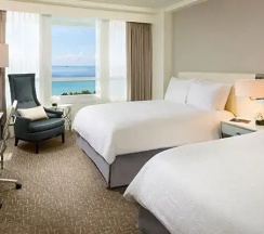 Номер с балконом и oceanfront в Fontainebleau Miami Beach