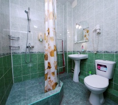 Трёхместный номер с балконом в Ясон