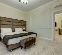 НОМЕР "ЛЮКС" в Губернаторъ