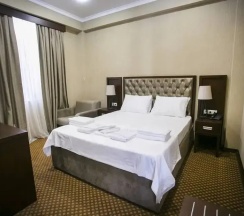 Трёхместный номер Стандарт в Hotel&Suite AinLan