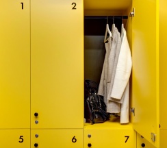 Кровать в 8-ми местном женском номере в Roomy Hostel