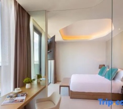 Люкс Deluxe с 3 комнатами с балконом и с видом на море в Oakwood Apartments Sanya