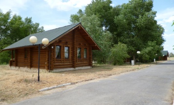 Четырёхместный коттедж с красивым видом из окна в Поплавок на Ахтубе