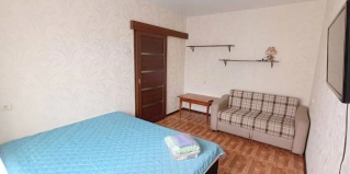 Красноярск: Апартаменты 2-к. кв. на Ястынской 15