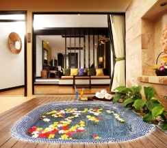 Двухместная вилла с видом на сад двуспальная кровать в Andaman Cannacia Resort & Spa