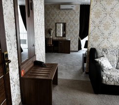 Люкс 2 этаж 206 в CityHotel