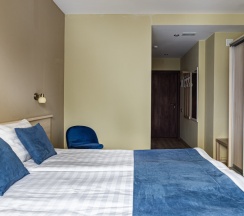 Стандарт двухместный с одной большой кроватью в Rus hotel group