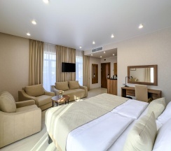 5-местная комната люкс в Дворец Солнца