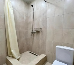 Двухместные апартаменты с видом на город двуспальная кровать в Eva Apartments