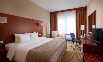 Номер комфорт с 1 двуспальной кроватью king-size в HolidayHall