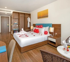 Двухместный номер Premium с красивым видом из окна (двуспальная кровать) в Gold Plaza Hotel Da Nang