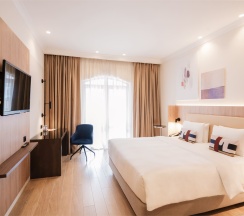 Номер для людей с ограниченными возможностями в Кортъярд Марриотт Сочи Красная Поляна