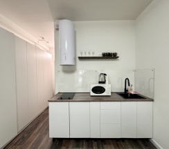 Студия Люкс с балконом для 1-3х взрослых в Nv Hotel