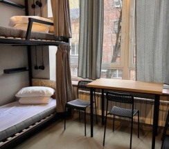 Место в девятиместном номере для мужчин в Rock hostel