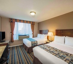Четырёхместный люкс в Ramada Limited Vancouver Downtown