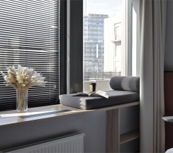 Студия с глухим остеклением с кухней в 25/7 Заневский