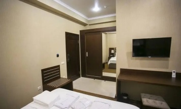 Двухместный номер Улучшенный с балконом (двуспальная кровать) в Hotel&Suite AinLan