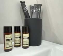 Трехместный номер с кроватью размера "King-size" и односпальной кроватью в THouse