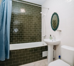 Четырехместный Стандарт с балконом "Богудония" в Крыжовник