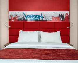 Номер для гостей с ограниченными физическими возможностями в Red stars hotel