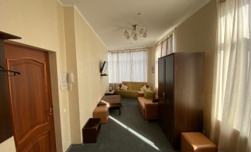 2-комнатный номер люкс с 1 двуспальной кроватью в R house
