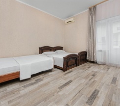 Четырёхместный номер Comfort с видом на город в Green rent
