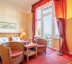 Двухместный номер Standard с видом на море двуспальная кровать в Strandhotel Möwe