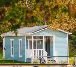 Дом с одной спальней, гостиной и небольшой террасой в Лес и река