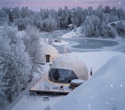 Сфера с видом на горы с купелью в Аномалия