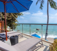 Люкс Pool с 2 комнатами с видом на море в Отель Royal Beach Boutique Resort & Spa