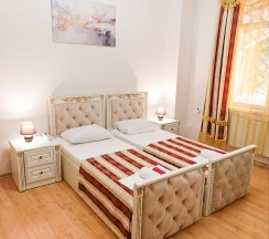 №4 2 односпальные кровати(сдвижные) с видом на внутренний дворик в Elit house