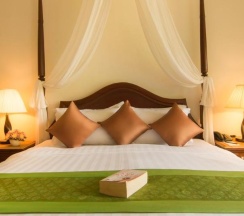 Номер Standard с видом на воду в Angkor Palace Resort & Spa
