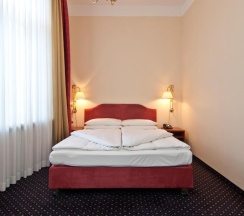 Двухместный номер Comfort двуспальная кровать в Hotel Kronprinz Hamburg