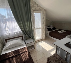 3-х местный номер с балконом в Дольче